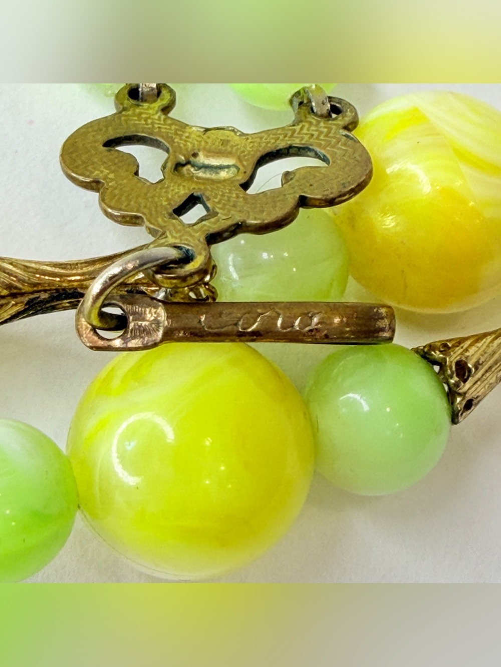 Vintage Coro 2-Strand Lucite Bead Necklace Yellow Green Marbled Gold Tone 18” - Picture 9 of 11